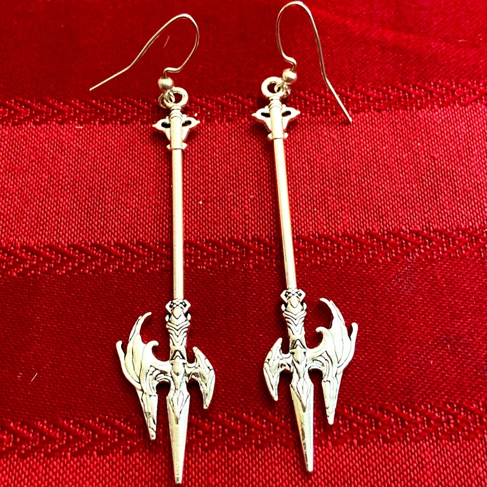 5/$10❤️❤️❤️NEW TIBETAN SILVER SWORD WEAPON DANGLING EARRINGS BY ALYCE RANCOUR